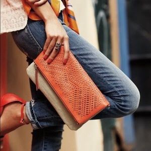 Waverly Petite Versatile Clutch/Crossbody